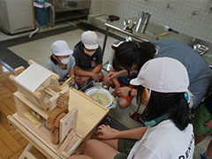 繭から糸へ！栃尾紬の糸づくりに挑戦